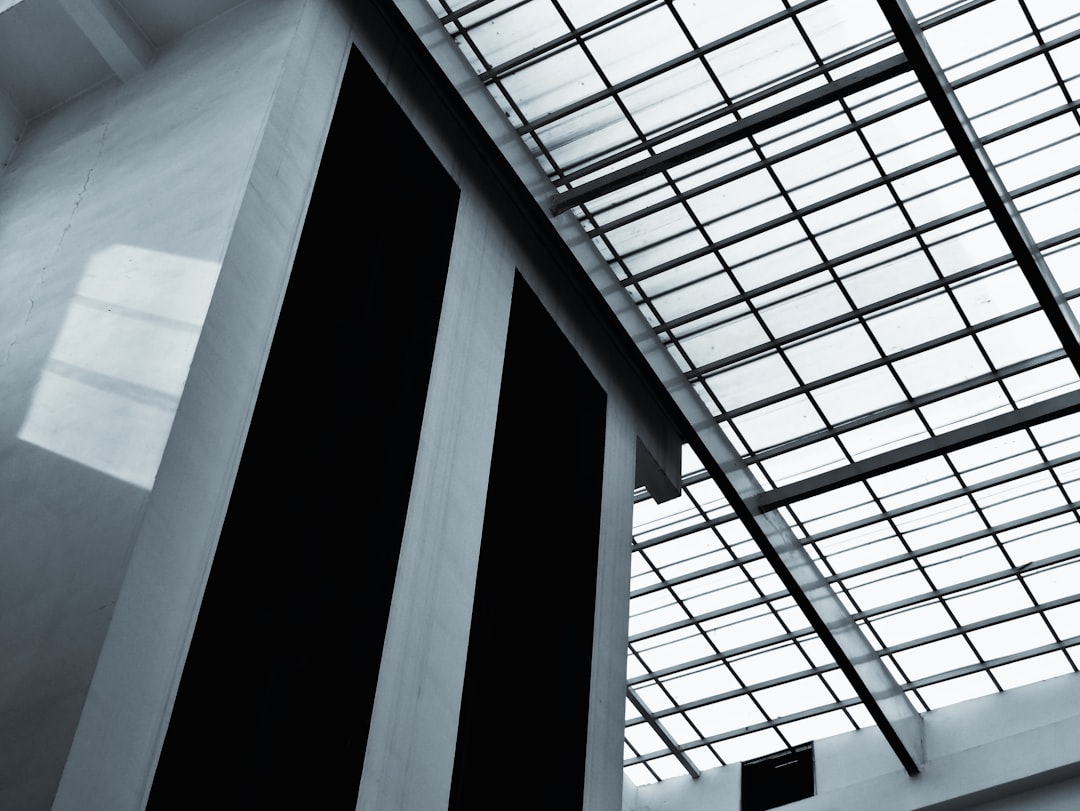 כיצד עו"ד מומחה לענייני מס יכול לסייע לחברות ואנשי עסקים